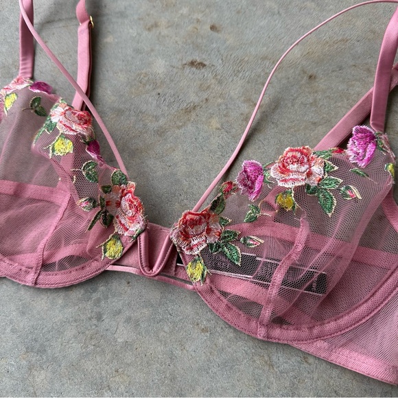 Victoria’s Secret Very Sexy Unlined Floral Bra - Picture 6 of 7